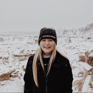 Meet your Posher, Brooke